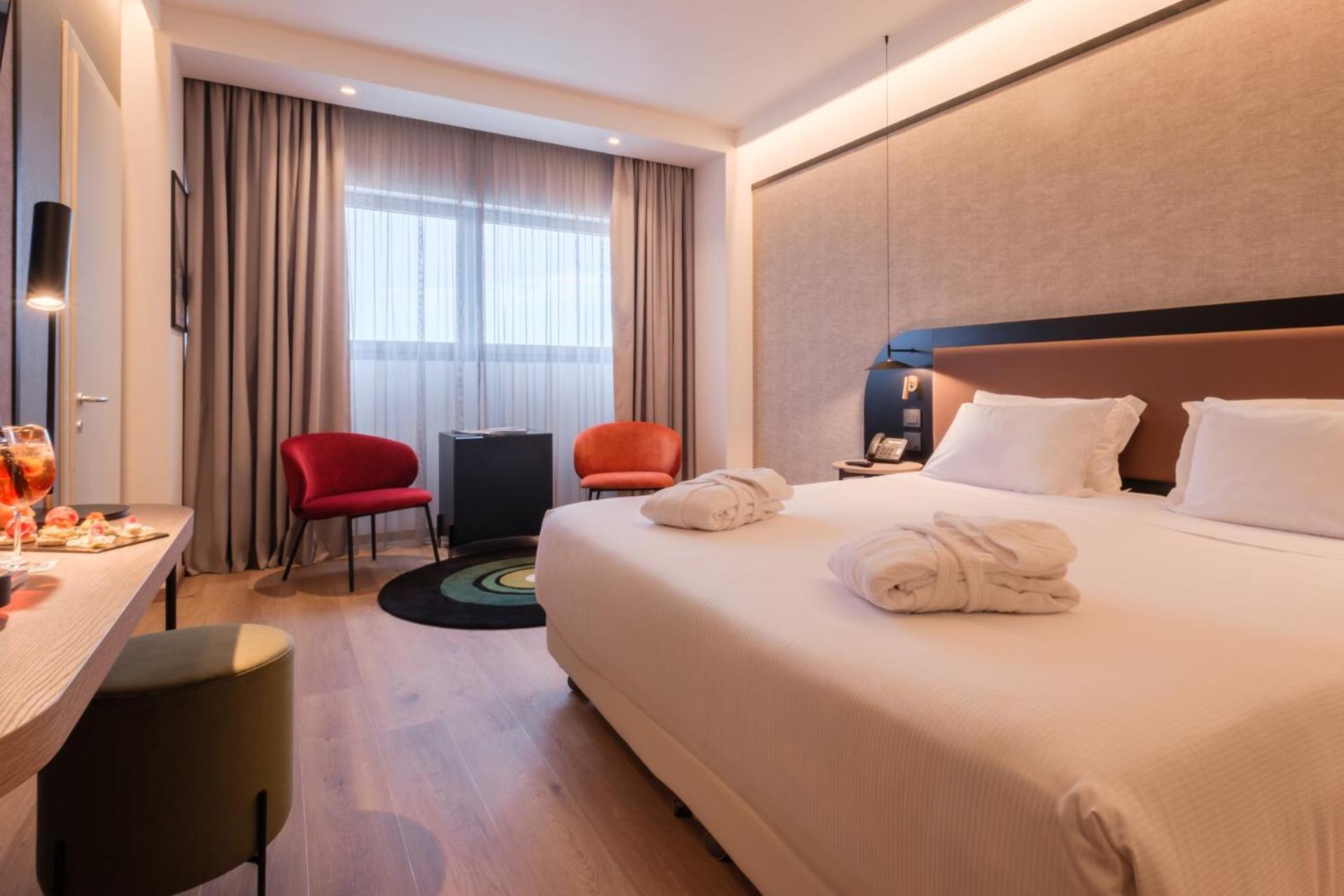 Superior Double or Twin Room,1758279206:JPEG